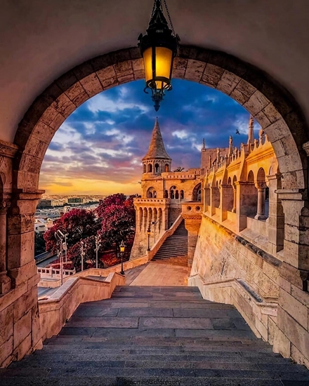 Слика на Будимпешта ( Виена -Парндорф- Сент Андреа- Естергом - Братислава - Ѓор) - 3НП